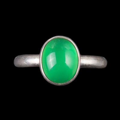 Srebrny pierścionek z zielonym oczkiem. Srebro próby 925. Puncowany.